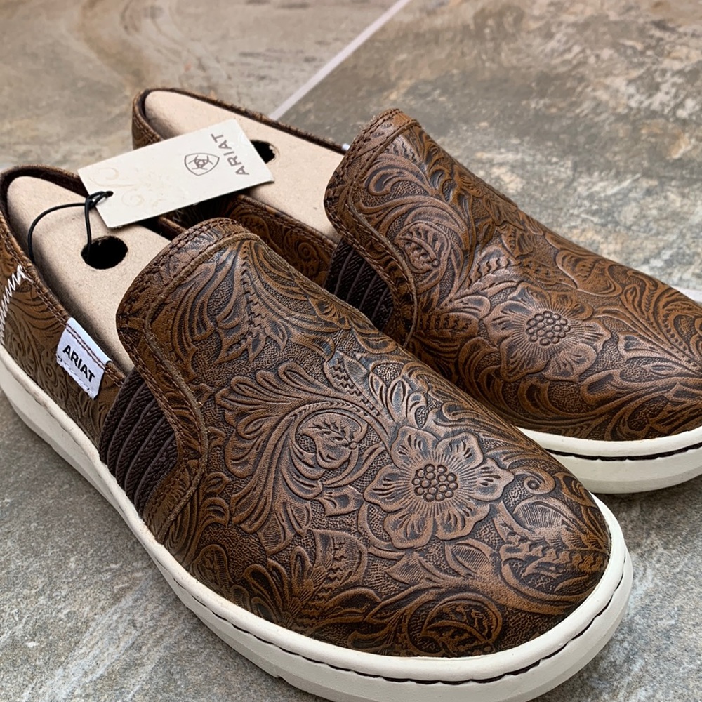 ARIAT textured leather slip-ons